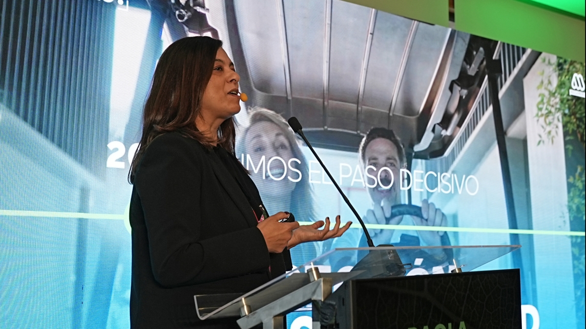 Paola Ferrero presentando en Regenera Patagonia 2026